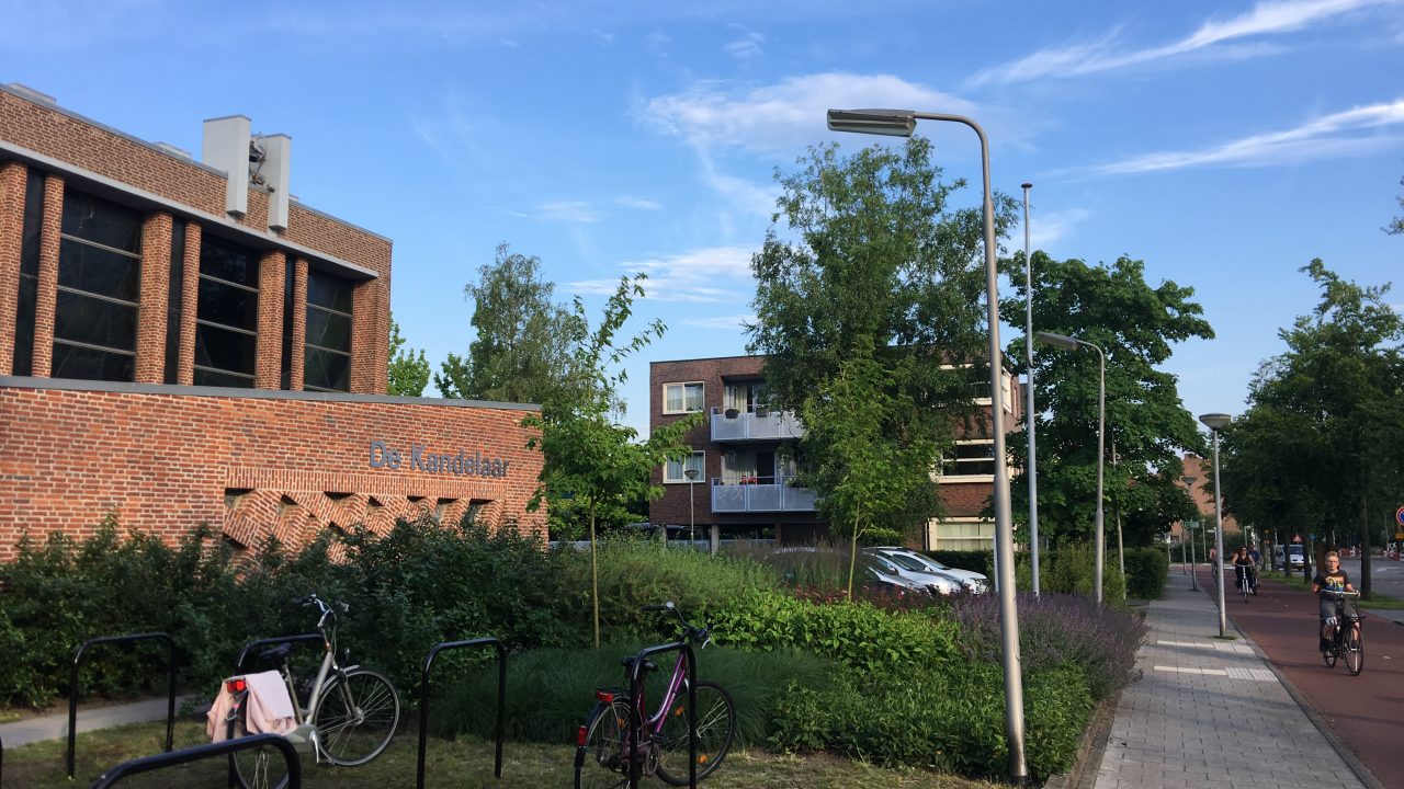 Voorzijde kerkgebouw